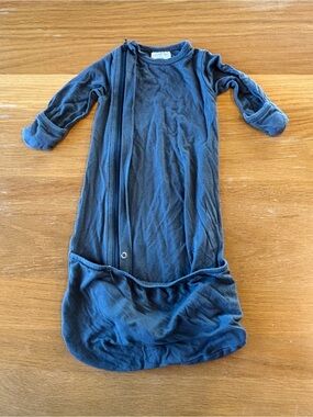The Woods Kate Quinn Beechwood Gown Zipper Bundler 0-3M Dark Gray